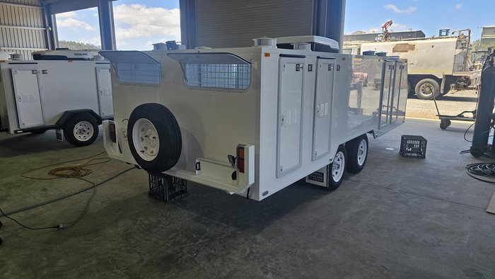 2025 McNeill 8 Berth Dog Trailer