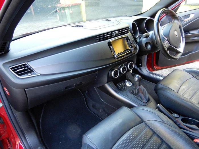 2015 Alfa Romeo Giulietta Distinctive Series 1 Alfa Red