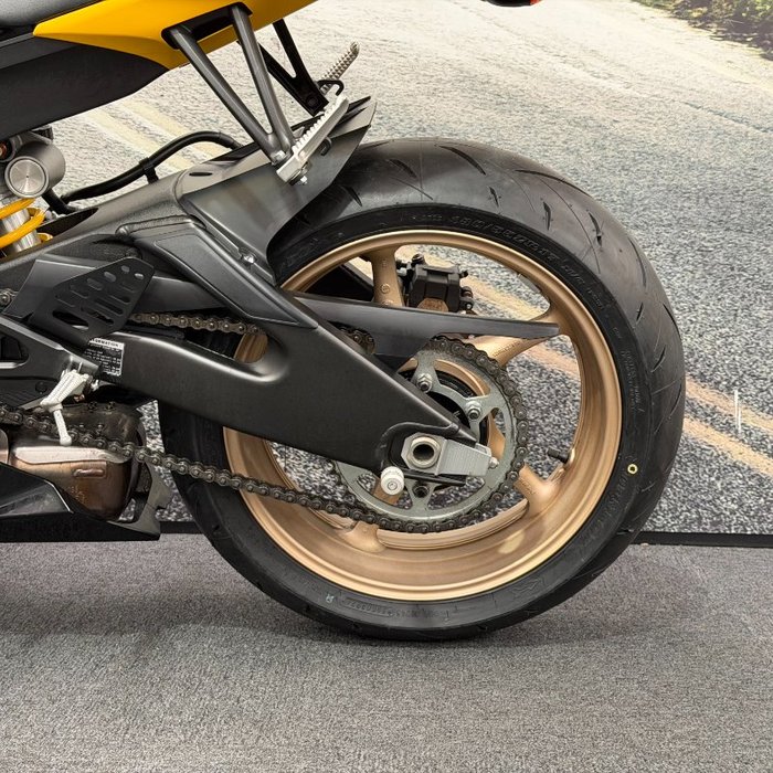 2015 Yamaha YZF-R6 Yellow