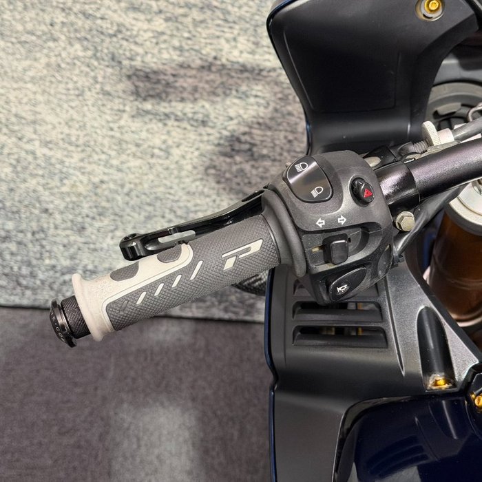 2006 Yamaha FZ1S Blue