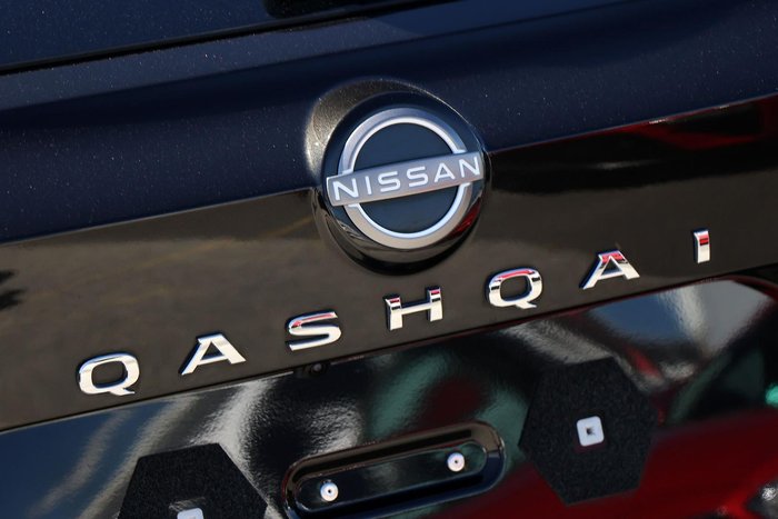 2024 Nissan QASHQAI Ti J12 MY24 Pearl Black with Gun Metallic Roof