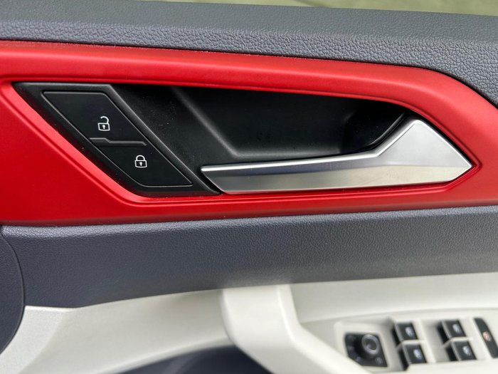 2018 Volkswagen Polo beats