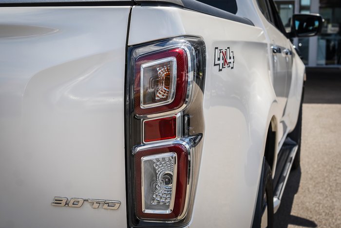 2022 Isuzu D-MAX LS-M