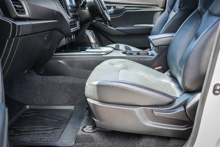 2022 Isuzu D-MAX LS-M