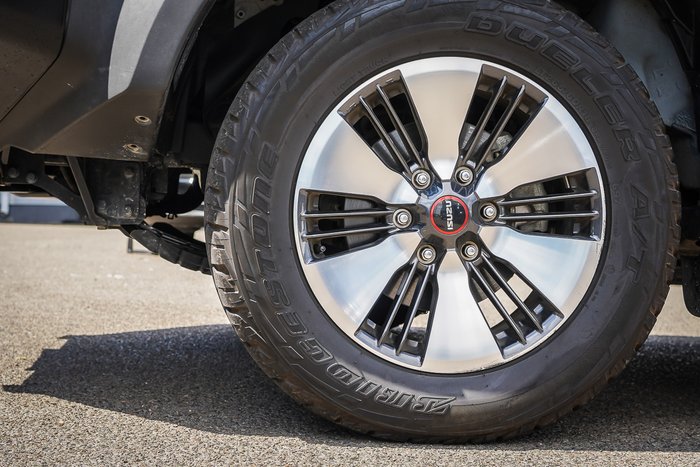 2022 Isuzu D-MAX LS-M