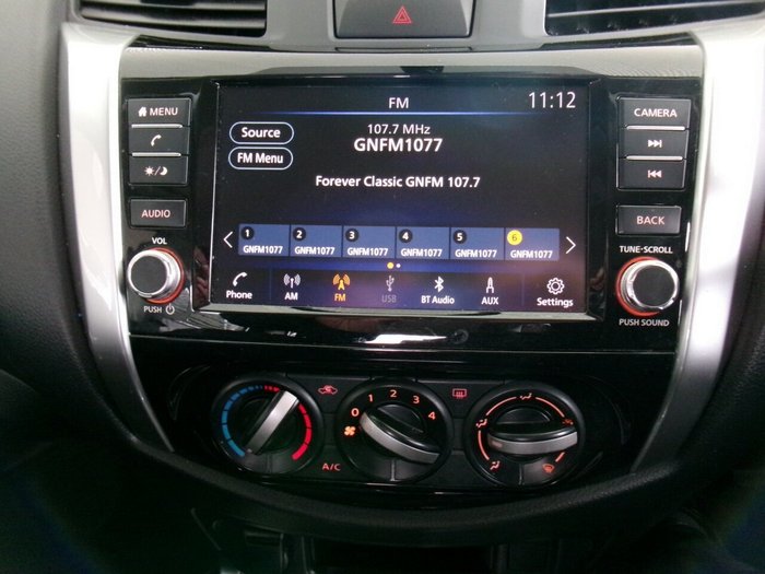 2021 Nissan Navara SL