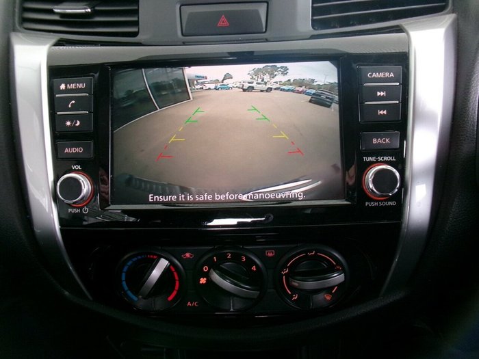 2021 Nissan Navara SL