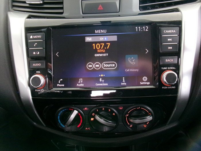 2021 Nissan Navara SL