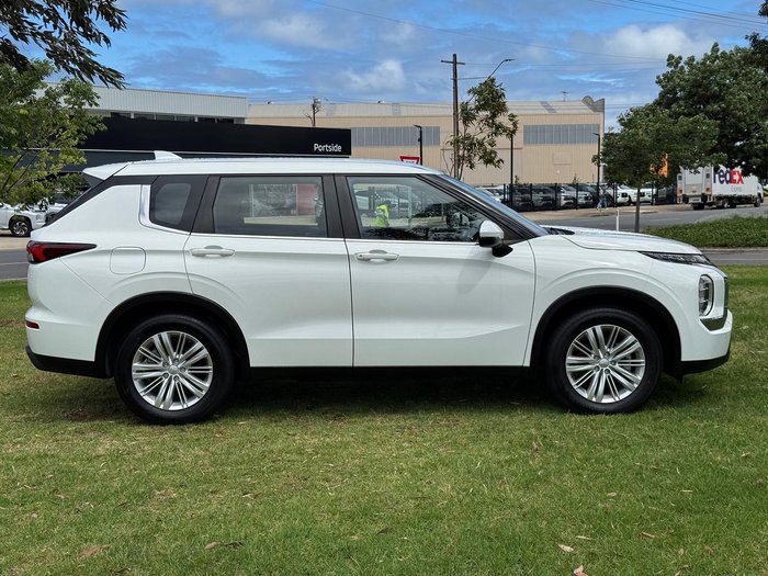 2022 Mitsubishi Outlander ES ZM MY22.5 White