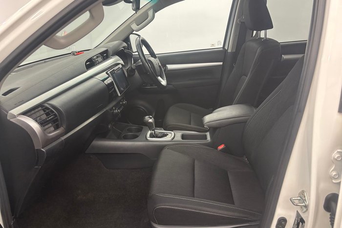 2020 Toyota Hilux SR5