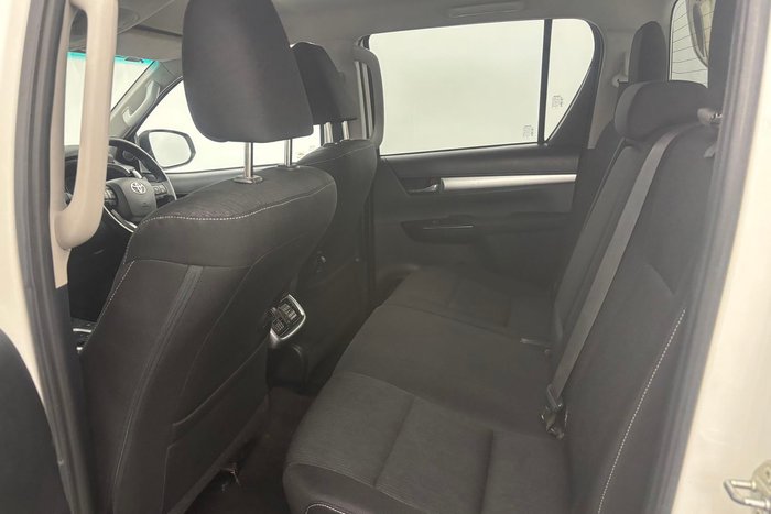 2020 Toyota Hilux SR5