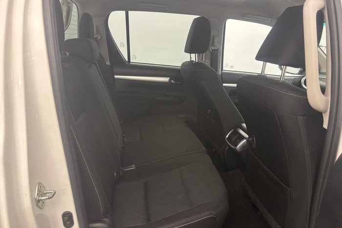 2020 Toyota Hilux SR5