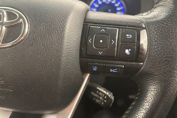 2020 Toyota Hilux SR5