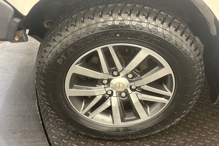 2020 Toyota Hilux SR5