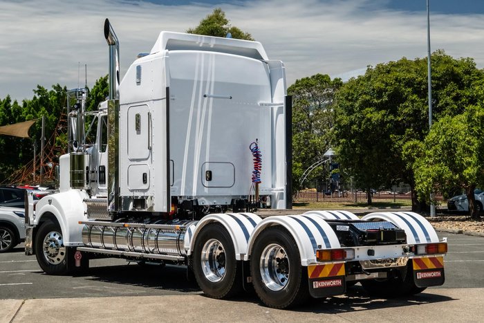2025 Kenworth T909