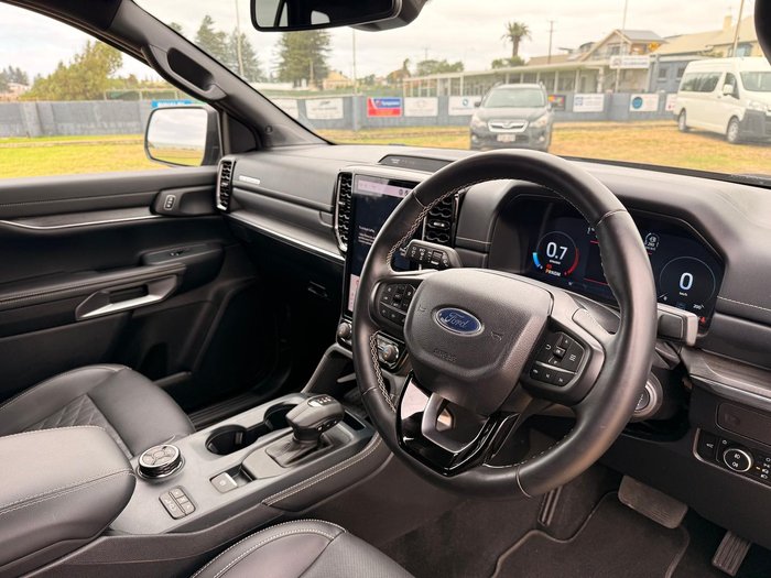 2024 Ford Everest Platinum