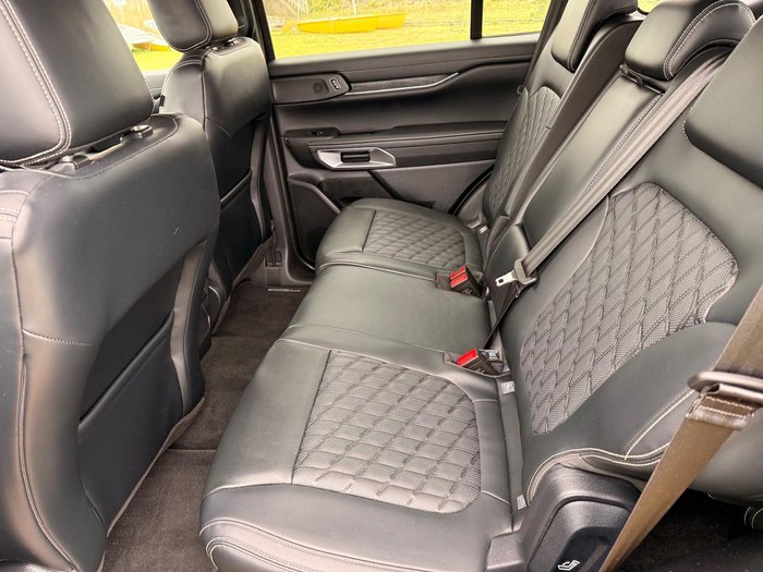 2024 Ford Everest Platinum