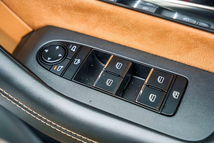 2024 Mazda CX-80 P50e Azami