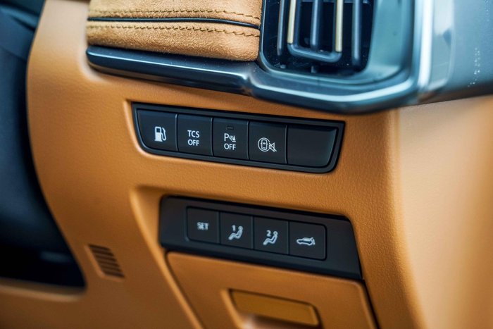 2024 Mazda CX-80 P50e Azami