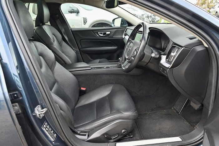 2019 Volvo V60 T5 Momentum