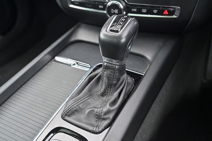 2019 Volvo V60 T5 Momentum