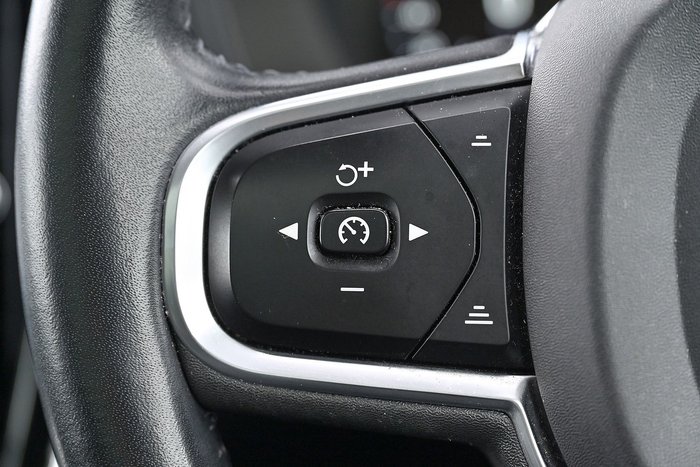 2019 Volvo V60 T5 Momentum