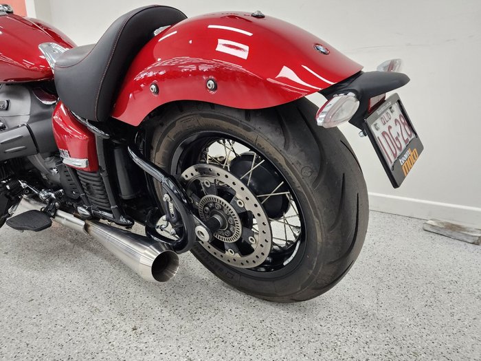 2022 BMW Motorrad R 18 Red