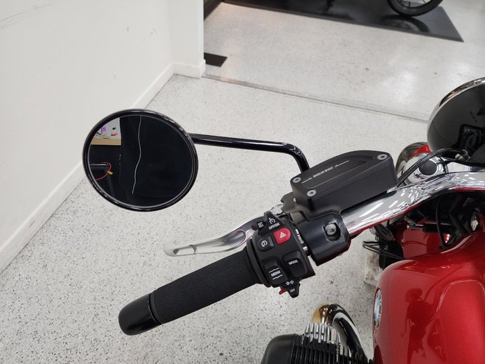 2022 BMW Motorrad R 18 Red