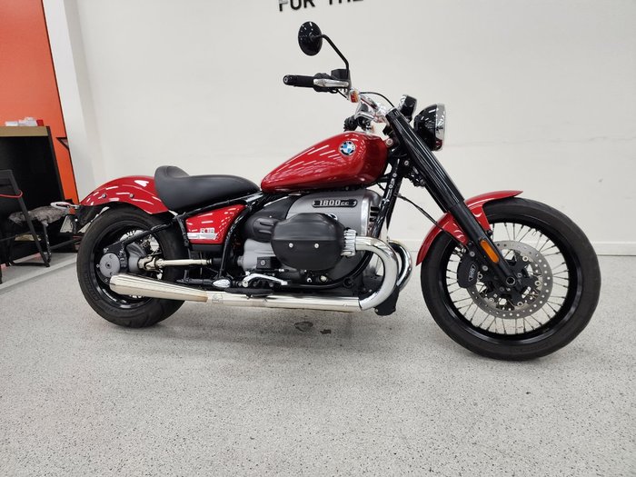 2022 BMW Motorrad R 18 Red