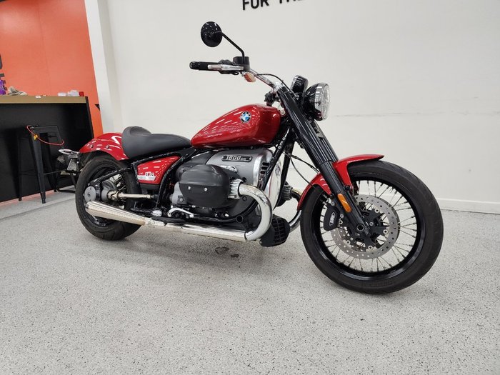 2022 BMW Motorrad R 18 Red