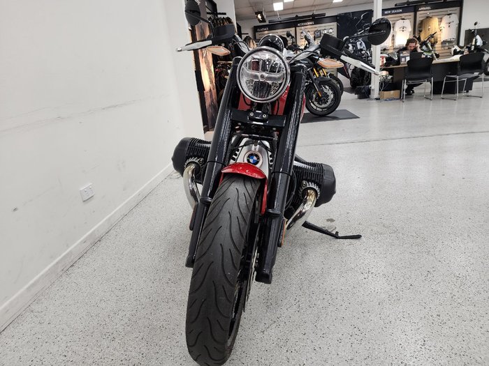 2022 BMW Motorrad R 18 Red