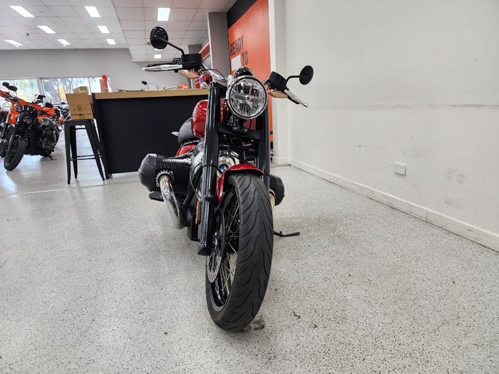 2022 BMW Motorrad R 18 Red