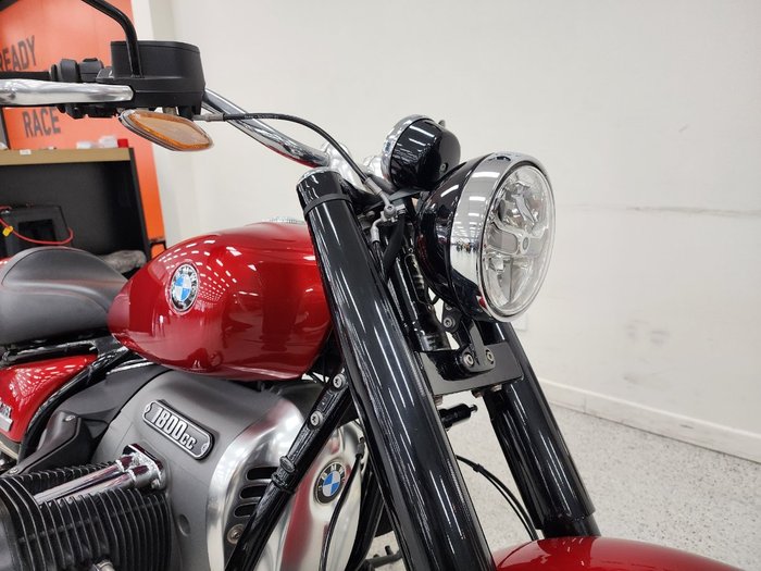 2022 BMW Motorrad R 18 Red