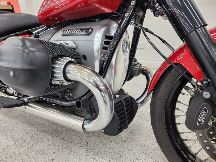 2022 BMW Motorrad R 18 Red