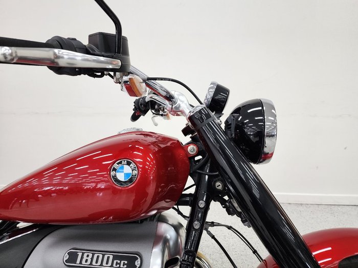 2022 BMW Motorrad R 18 Red