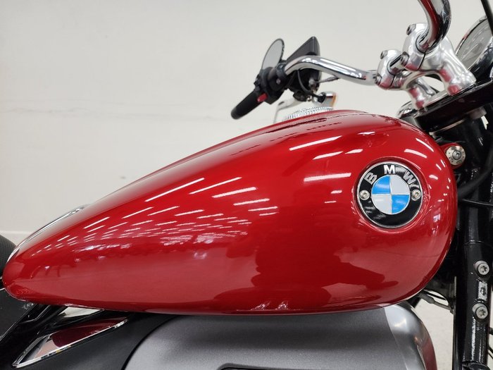 2022 BMW Motorrad R 18 Red