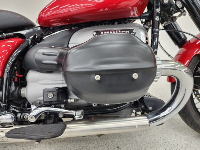 2022 BMW Motorrad R 18 Red