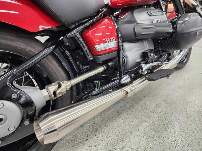2022 BMW Motorrad R 18 Red