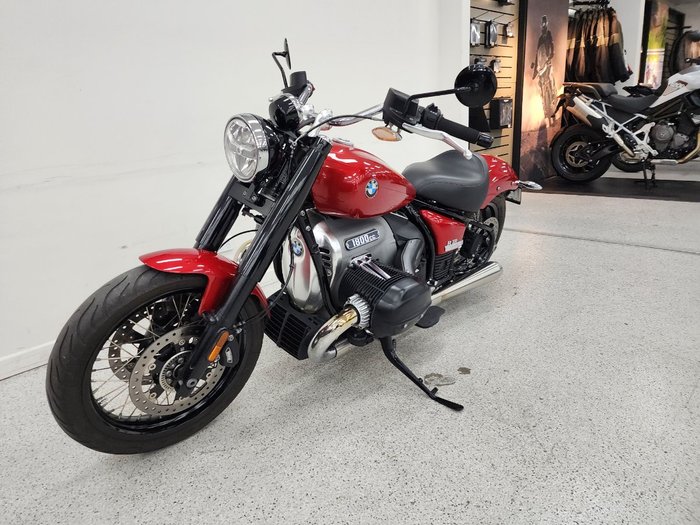 2022 BMW Motorrad R 18 Red