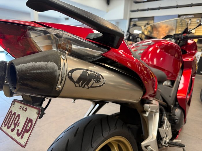 Honda 2011 HONDA 800CC VFR8009US1 RED