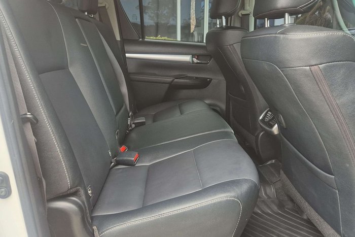 2021 Toyota Hilux SR5