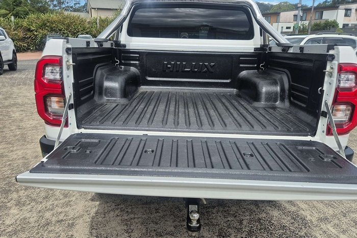 2021 Toyota Hilux SR5