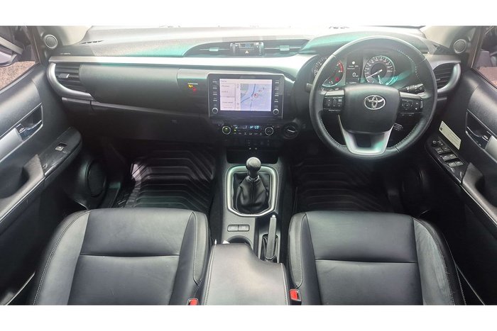2021 Toyota Hilux SR5