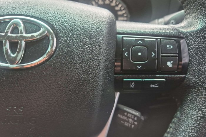 2021 Toyota Hilux SR5