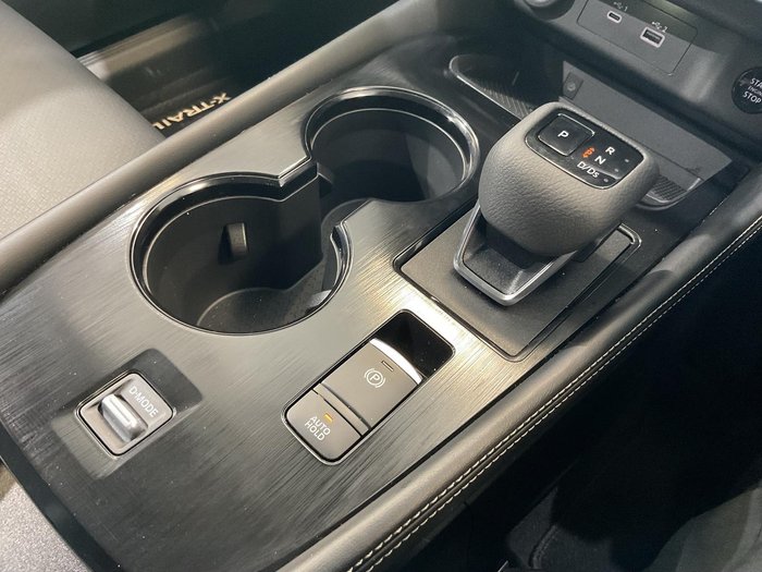 2024 Nissan X-TRAIL ST-L