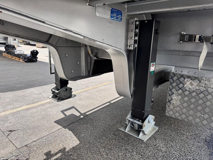 2016 Vawdrey 36 Pallet Roll Back A, Drop Deck Tag