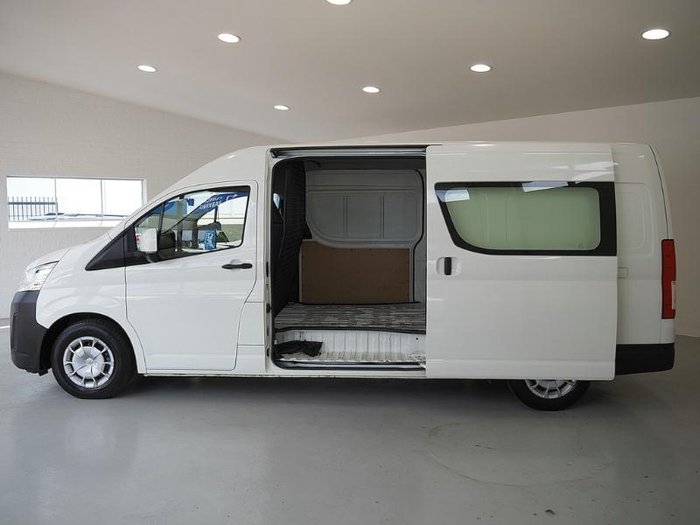 2022 Toyota Hiace