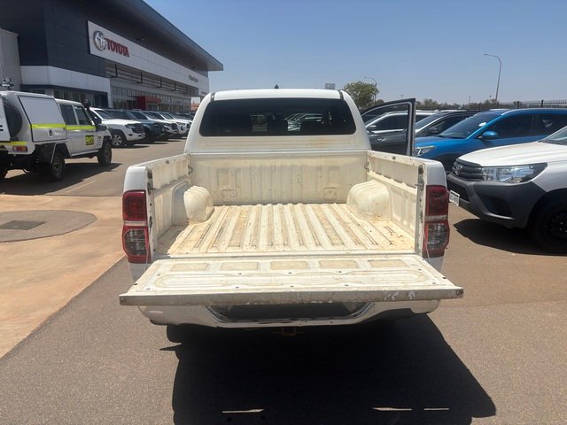 2012 Toyota Hilux HILUX 4x4 3.0L T/D D/C M/T SR5 1R61250 001 Glacier White