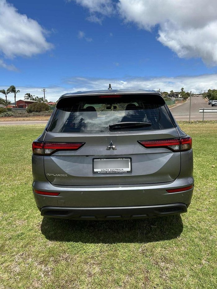 2022 Mitsubishi Outlander ES