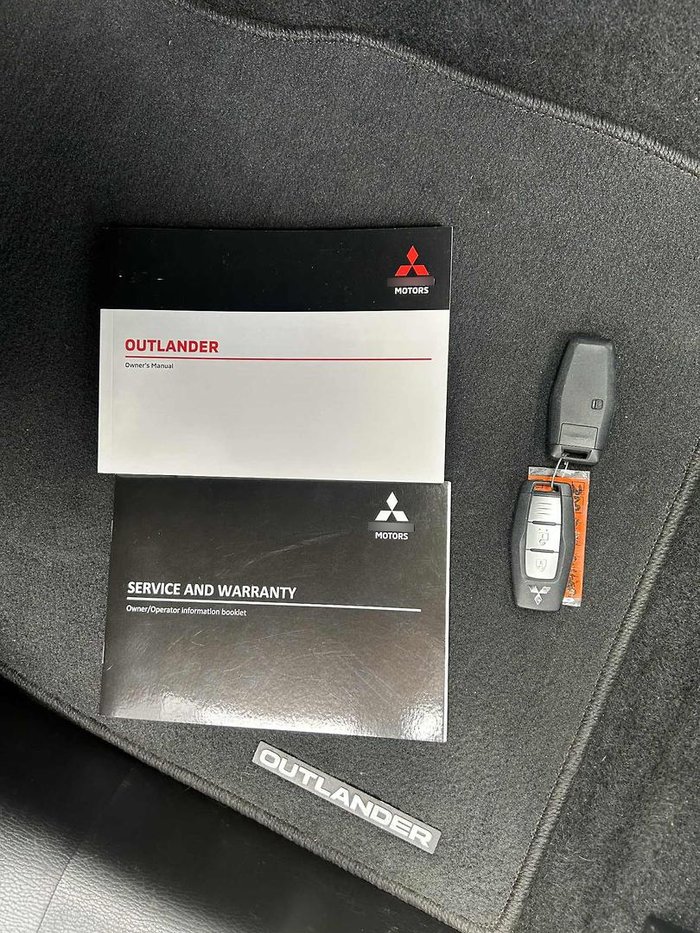 2022 Mitsubishi Outlander ES